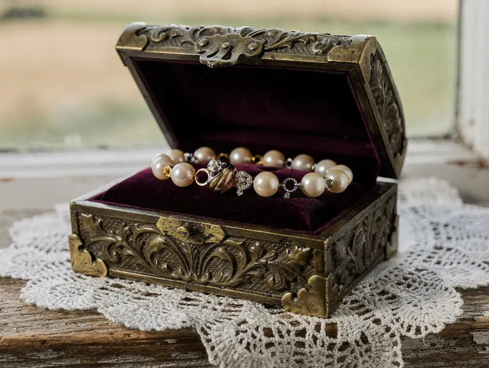 Mixed Metal Jewelry With Pearls: Your 2026 Style Guide - The Bead Traders