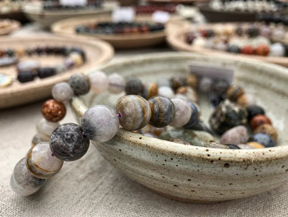 Natural Agate Beads: How to Identify Dyed Agate Color - The Bead Traders