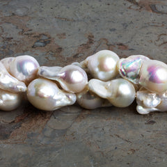 Ultra Baroque Pearls