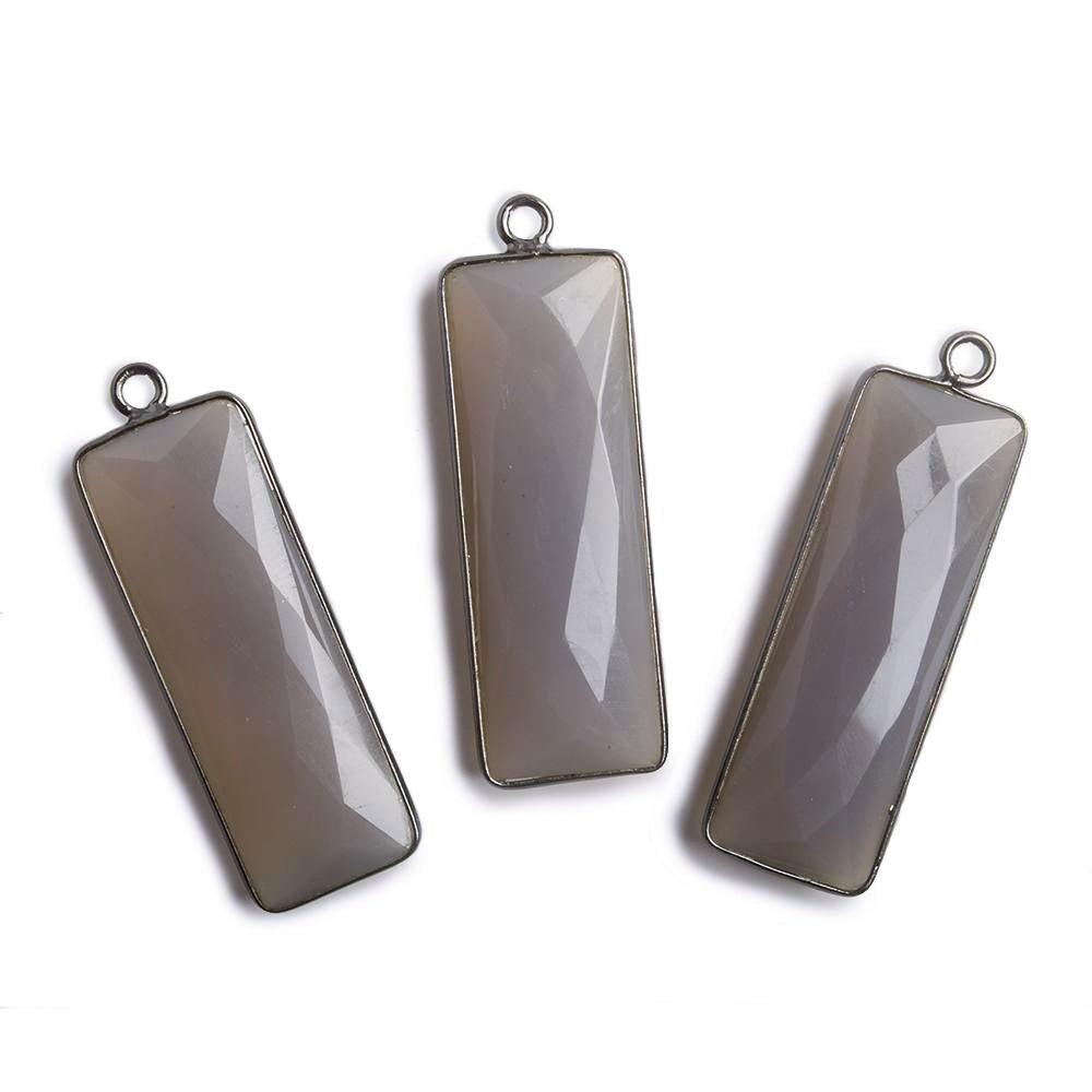 31x11mm Black Gold Bezel Grey Chalcedony Bar 1 ring pendant 1 piece - The Bead Traders