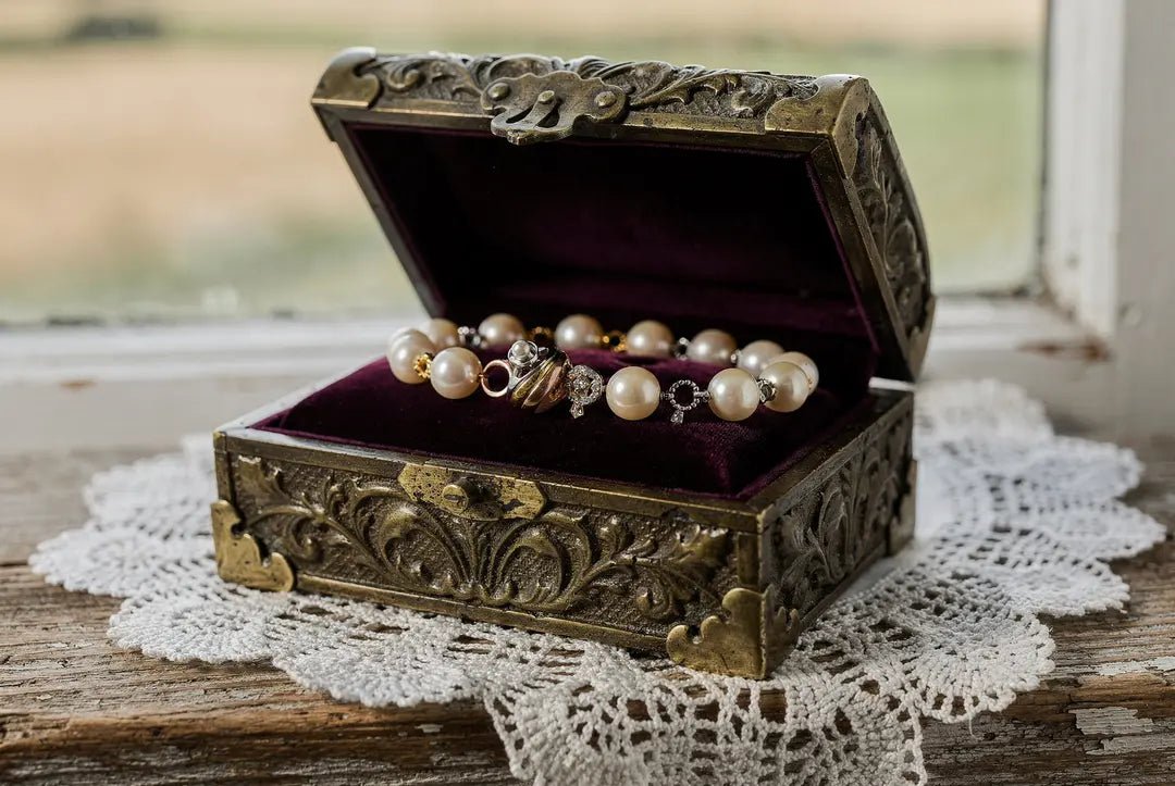 Mixed Metal Jewelry With Pearls: Your 2026 Style Guide - The Bead Traders