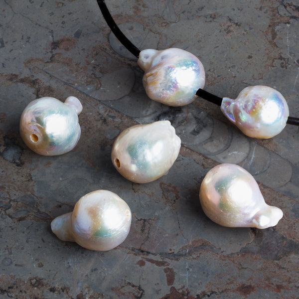 19x14mm Off White Ultra Baroque Pearl 1 Bead