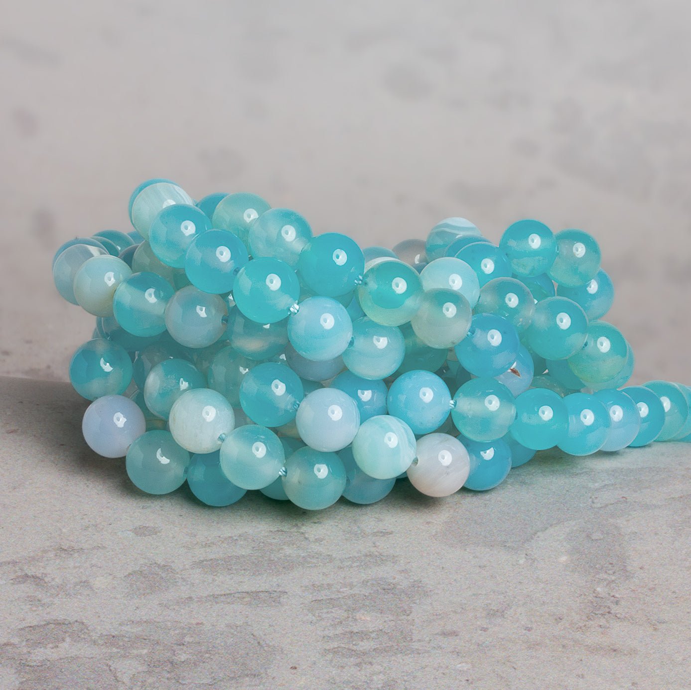 8mm Blue Agate Plain Rounds 15 inch 48 beads - The Bead Traders